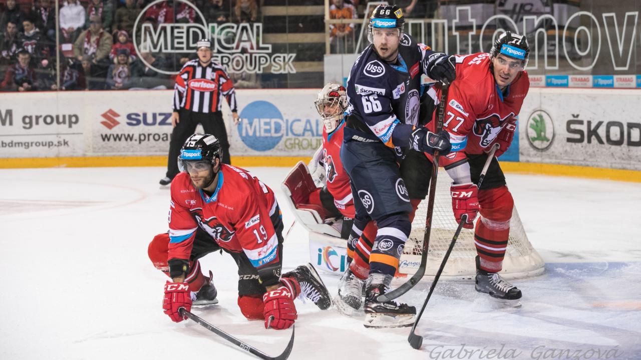 Prvý bod v štvrťfinálovej sérii pre Bystricu po nájazdovom rozstrele