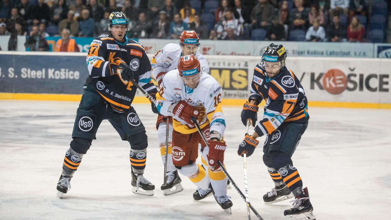 Po zápase s Duklou ostávajú všetky body na východe