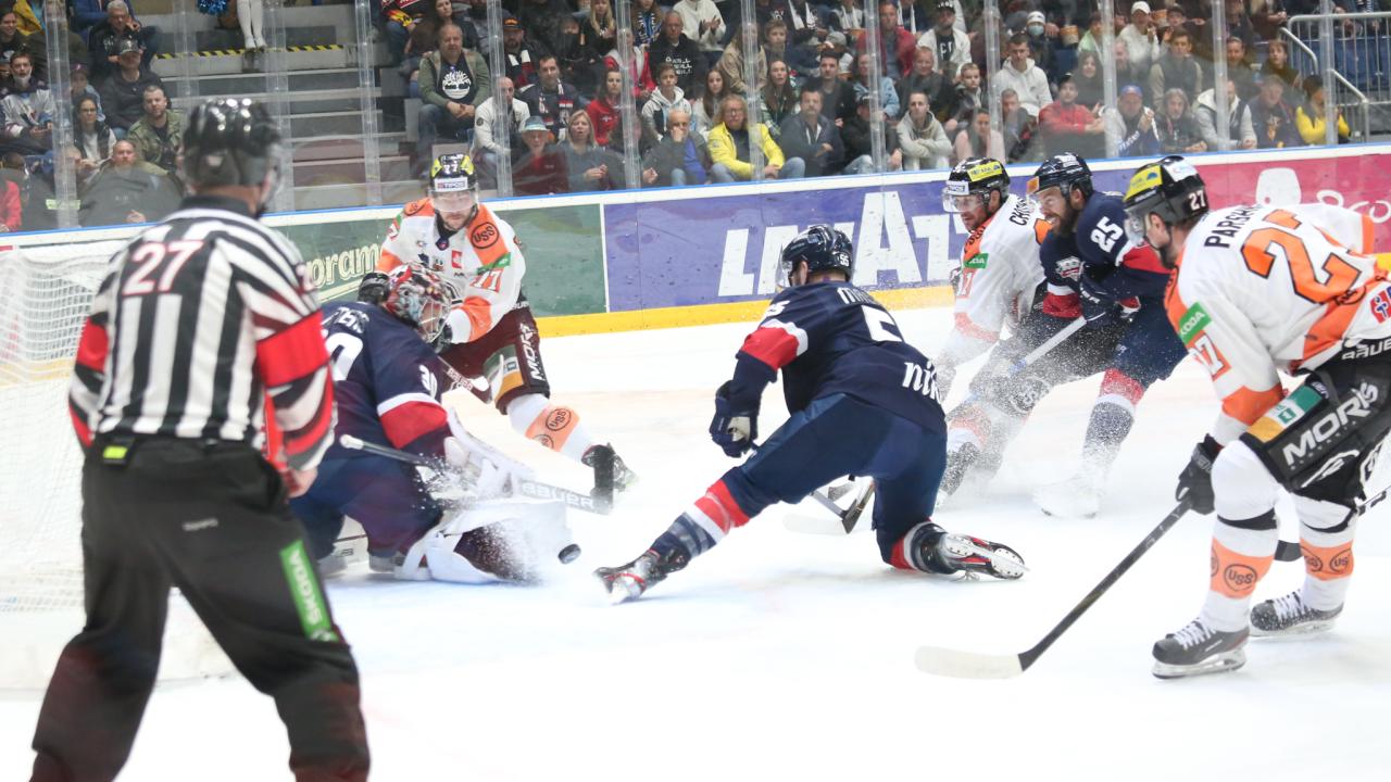 Slovan pricestuje do Košíc s mečbalom