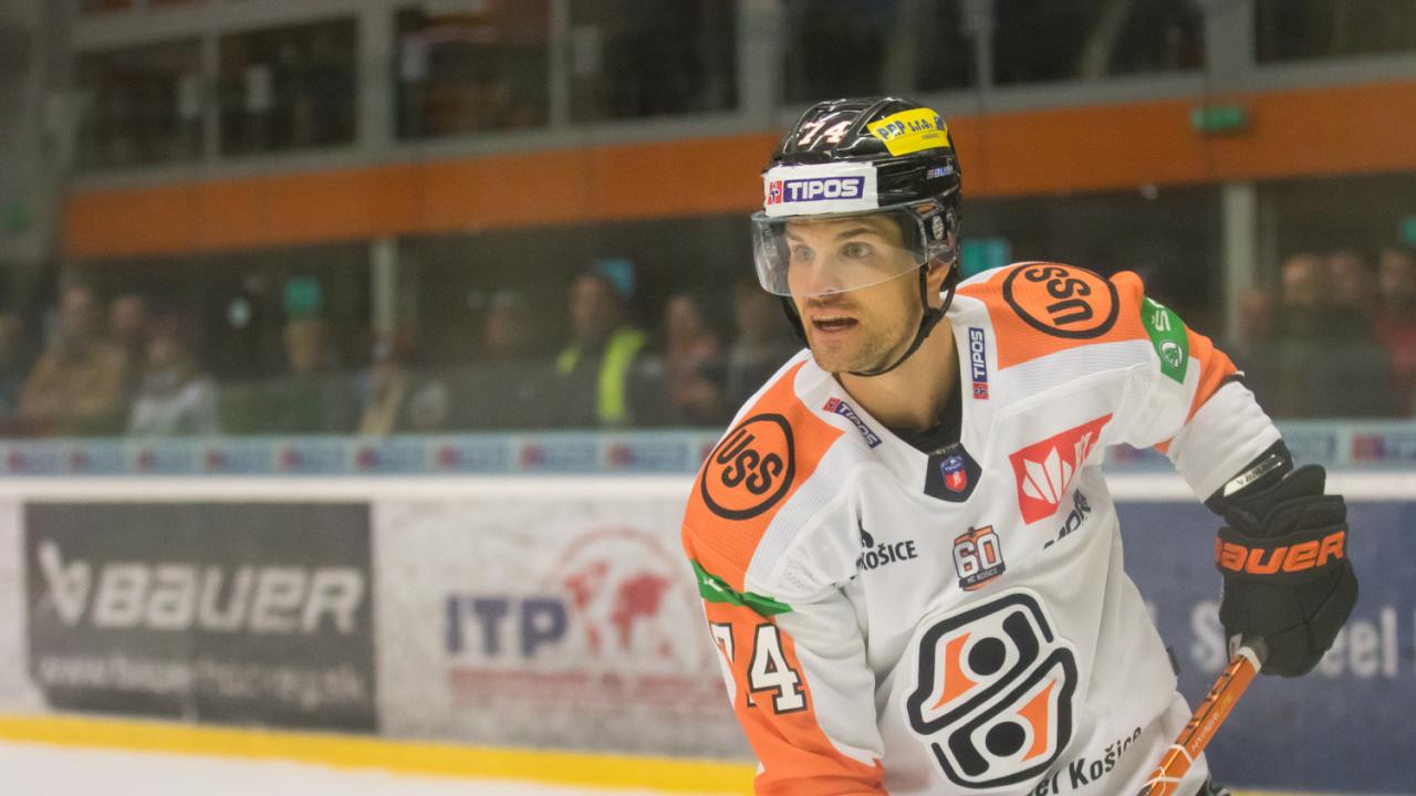 Pocitu zodvihnutia trofeje nad hlavu sa nevyrovná nič, vraví Campbell
