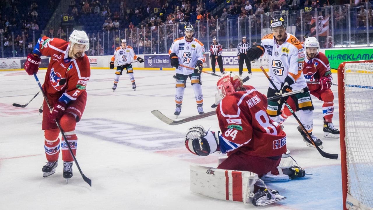 Naši hokejisti uspeli na domácom ľade. Liptákov zdolali 5:1.
