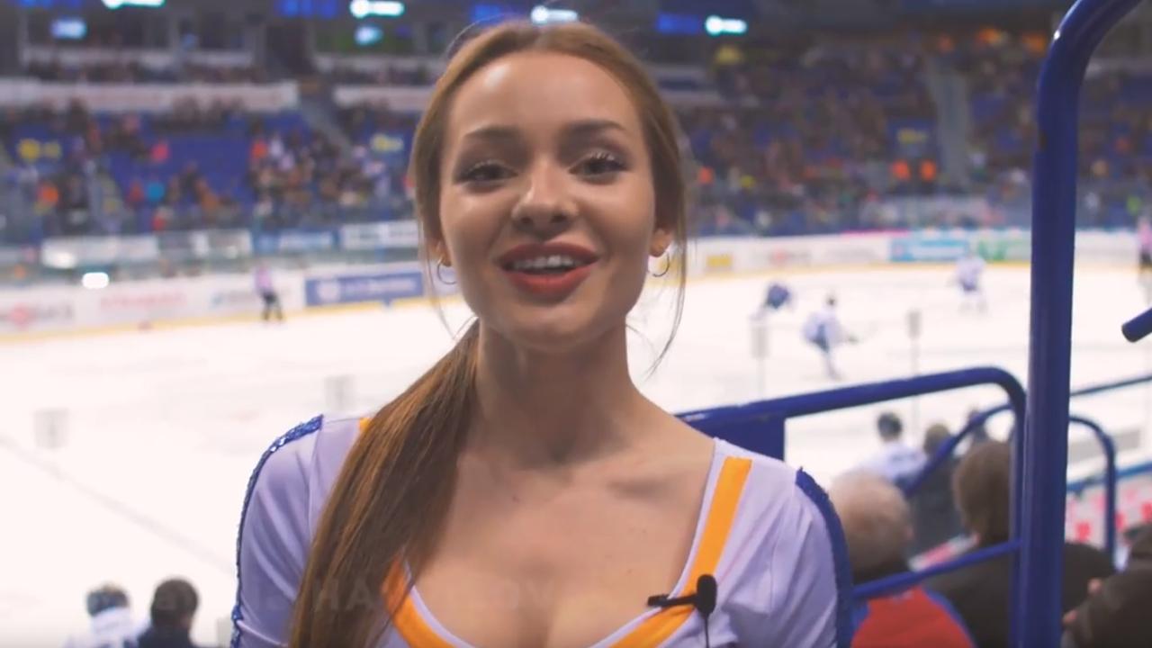 Cheerleader Natalia is inviting you for the match against Trenčín