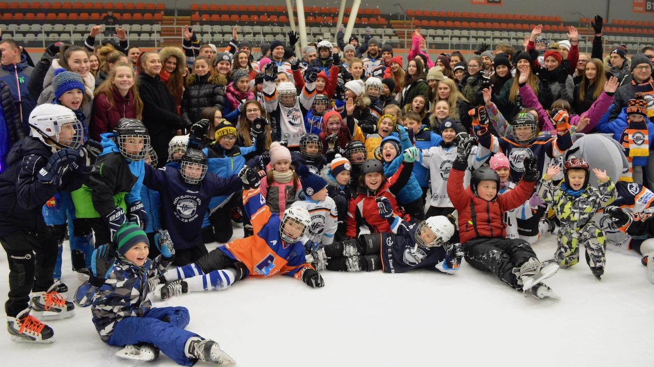 Ďakujeme, že ste si prišli užiť skvelé korčuľovanie s našimi hokejistami!