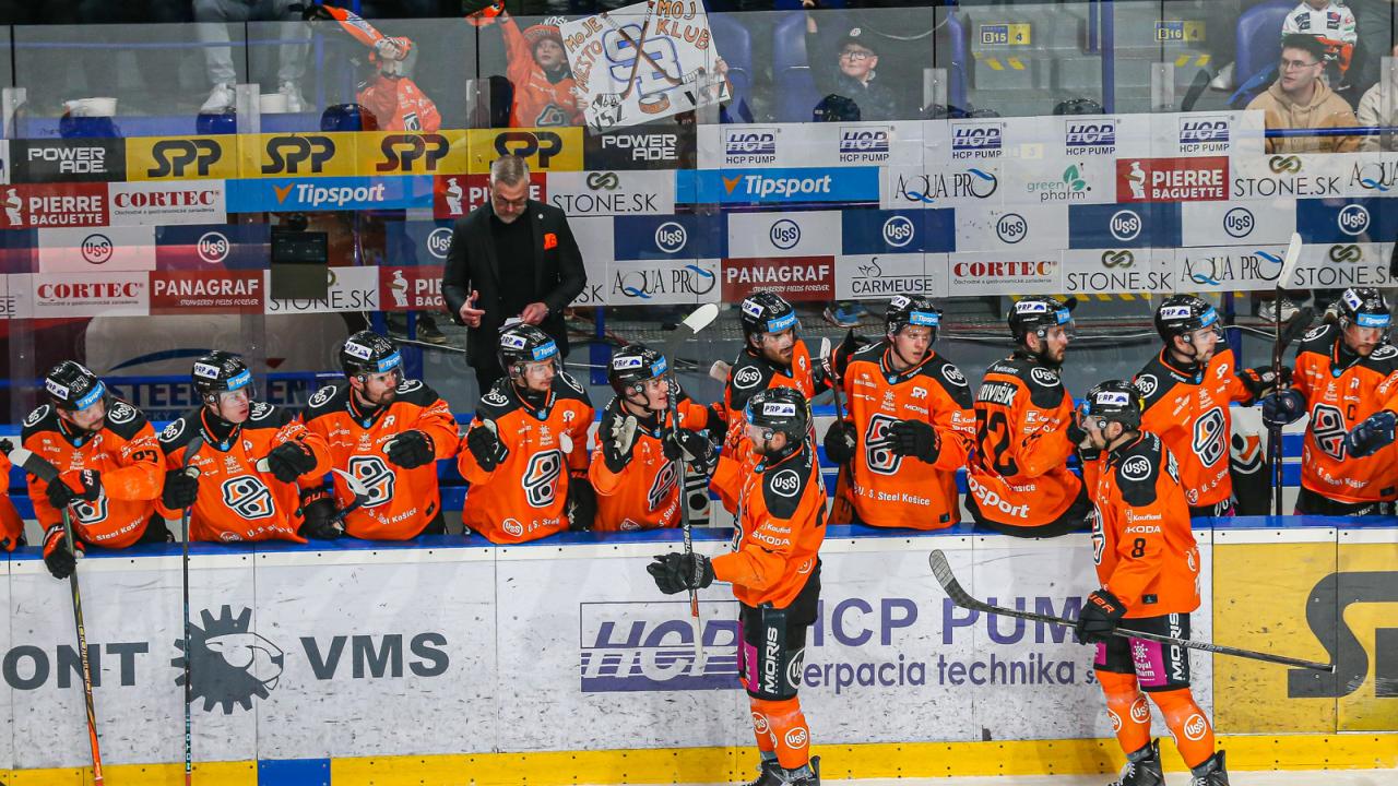 Oceliarov opustia viaceré opory, Spilar nevylučuje návrat importov